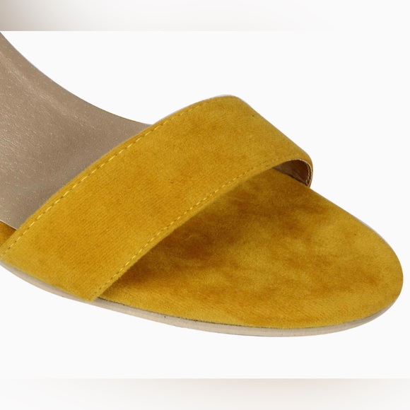 NWB forever yellow strap sandal in suede size 10 - Picture 4 of 14